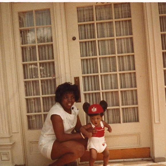 Meet your Posher, Alfreda - Picture 1 of 1