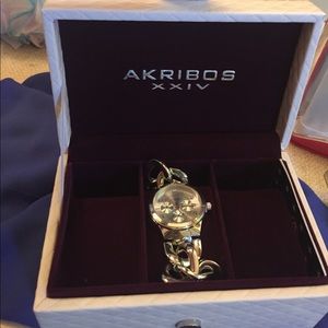 NWOT Akribos XXIV silver chain watch PERFECT cond.