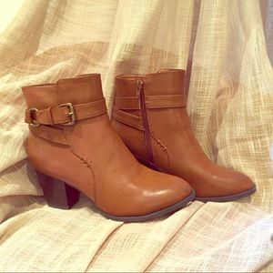 Brand new G.H. Bass & Co. Felicia booties
