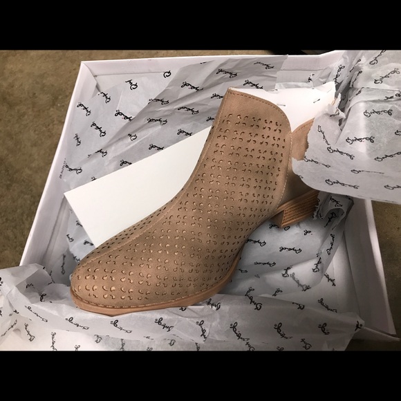 Laser cut taupe bootie. - Picture 5 of 5