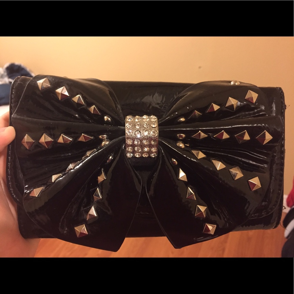 Bow Patent Leather Clutch **Final price no offer**
