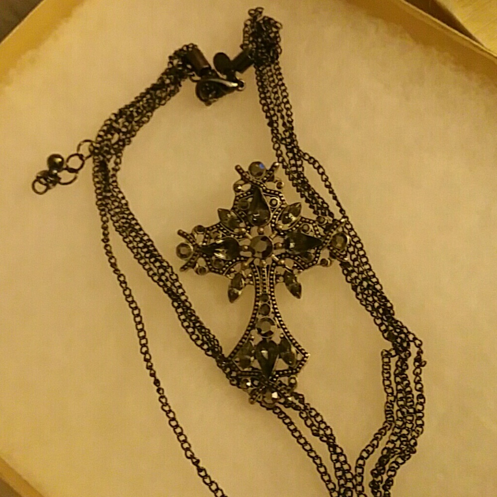 Premier Designs cross necklace