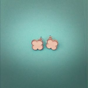 White gold clover leaf earrings