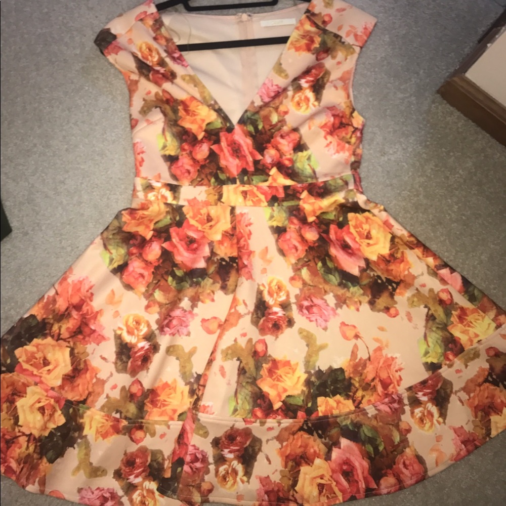 Mini dress with v cut