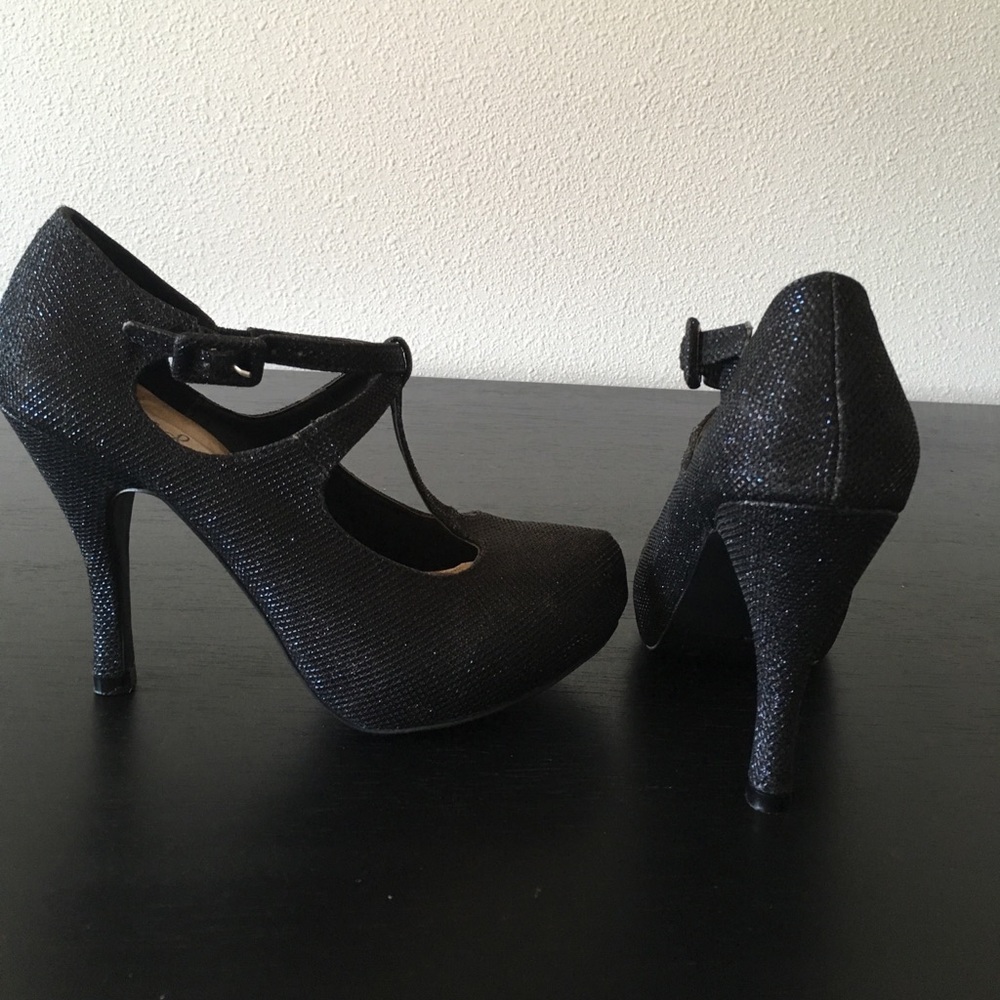 Qupid sz 6 heels
