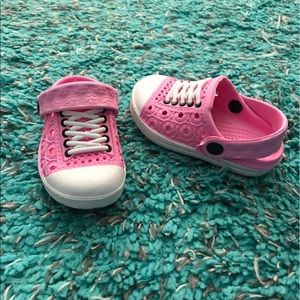 Little girl "croc like" shoes