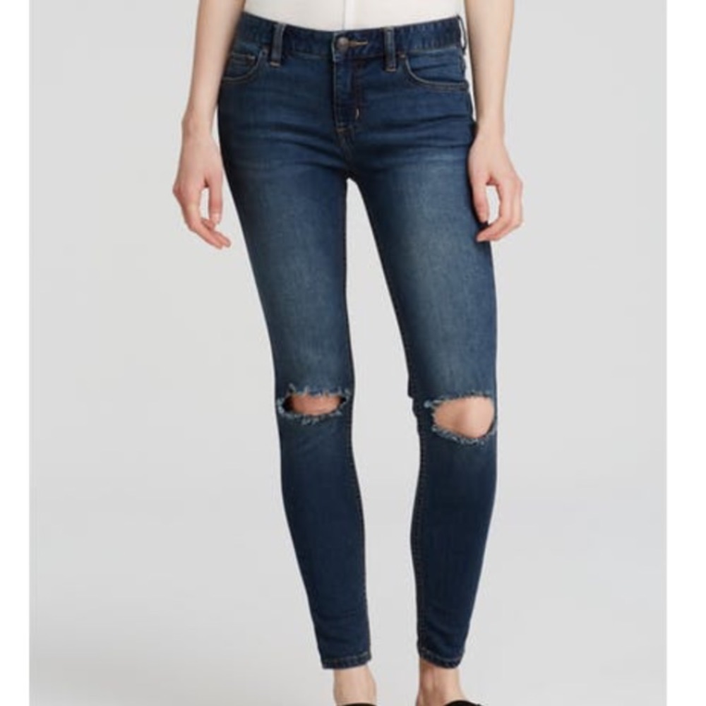 Free People Distressed Skinny Jean size 25