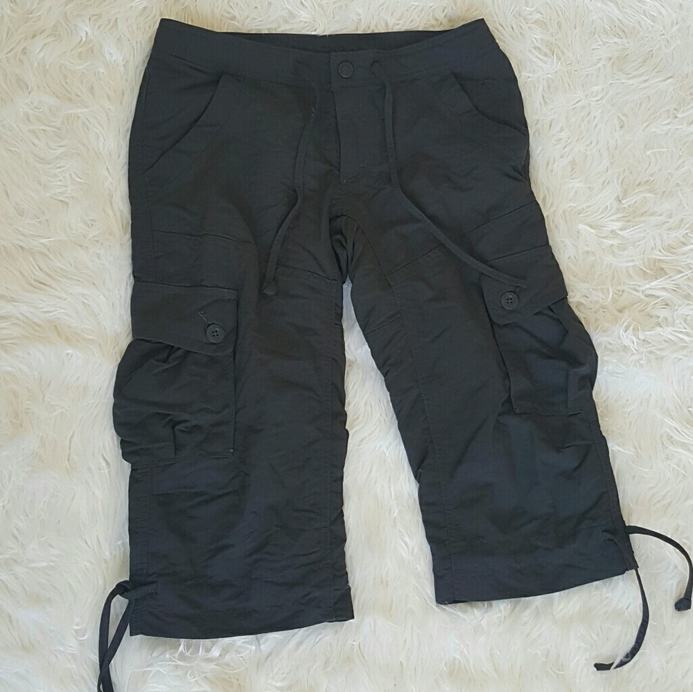 North Face Cargo Capri Size 4