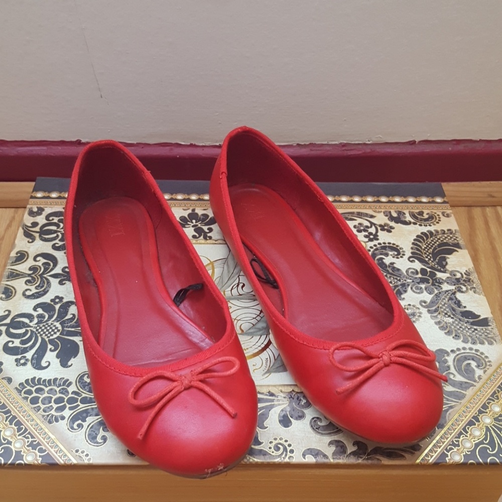 Red flats with bow