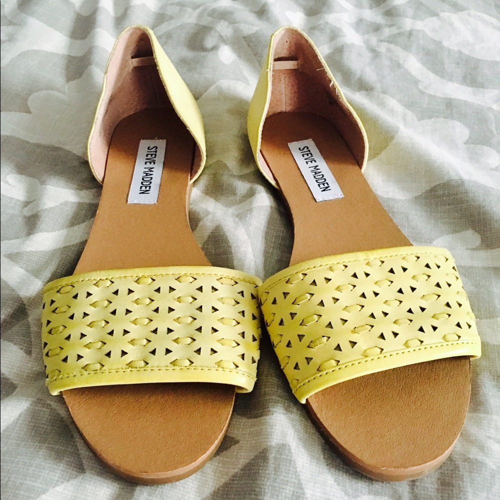 💛STEVE MADDEN SANDALS💛