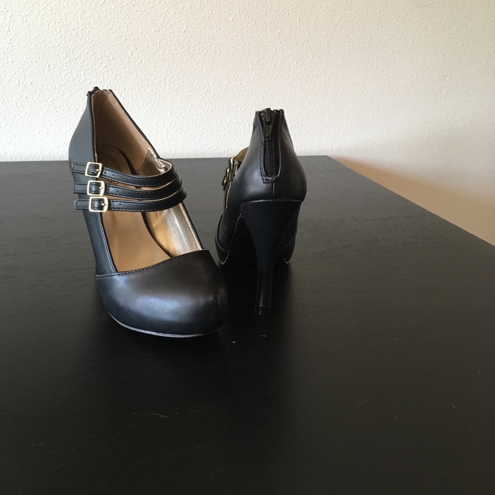 Qupid sz 6 heels