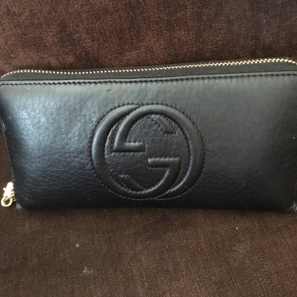 AUTHENTIC GUCCI WALLET