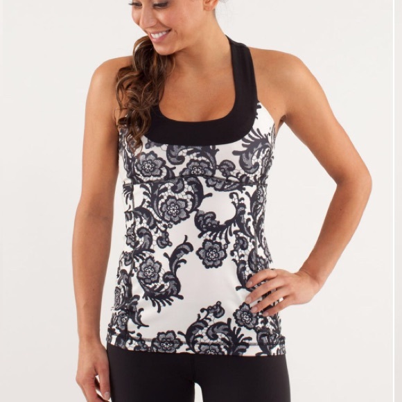 lululemon athletica Tops - Lululemon Scoop Neck Tank in Laceoflage