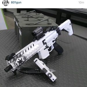 Meet your Posher, Christian