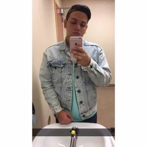 Meet your Posher, Zach