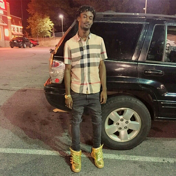 Burberry Shirt - Picture 3 of 3