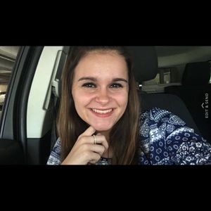 Meet your Posher, Selena