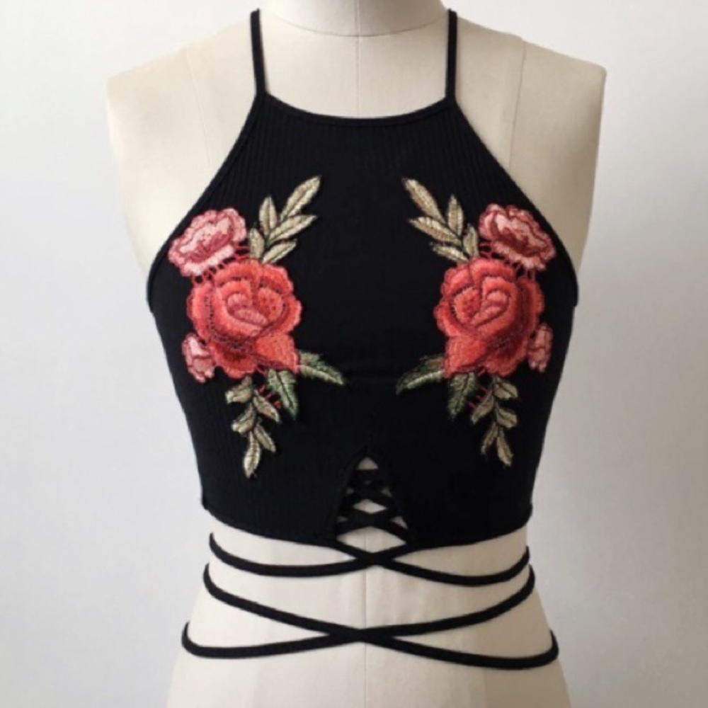 L A S T 1Black Sexy Flower Embroidery Crop Top - Picture 3 of 7