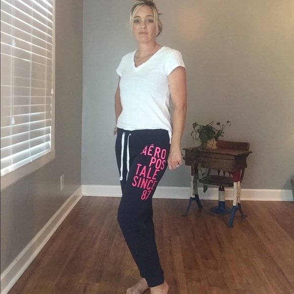 Aeropostale Joggers - Picture 2 of 5