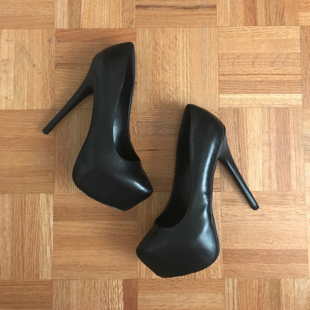 Steve Madden Deja Vu Pumps