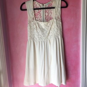 Beautiful white dress!!!