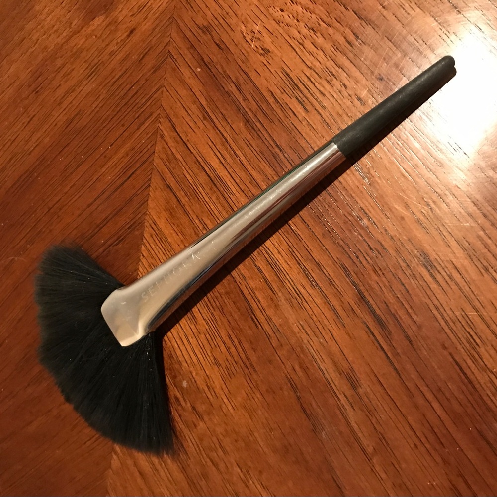 Sephora Pro Highlighting Fan Brush