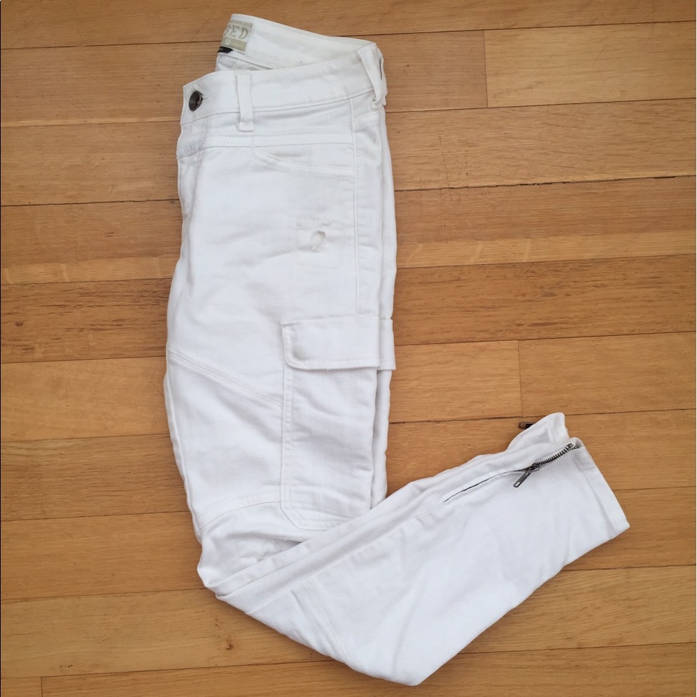 White skinny jeans