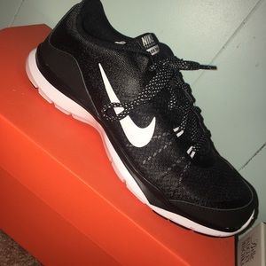 "Women's Nike Flex Trainer 5 Sneakers"