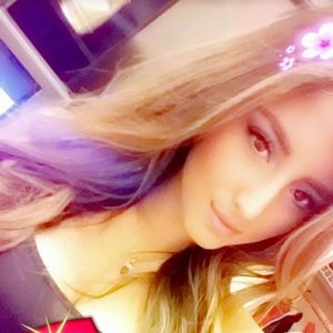 Meet your Posher, Cintia