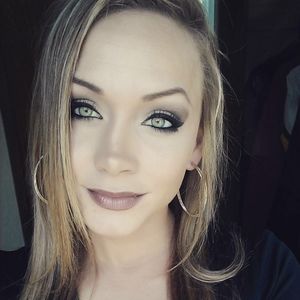 Meet your Posher, Kendra