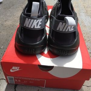 !!GREAT PRICE!! Nike Air Huarache Run Ultra