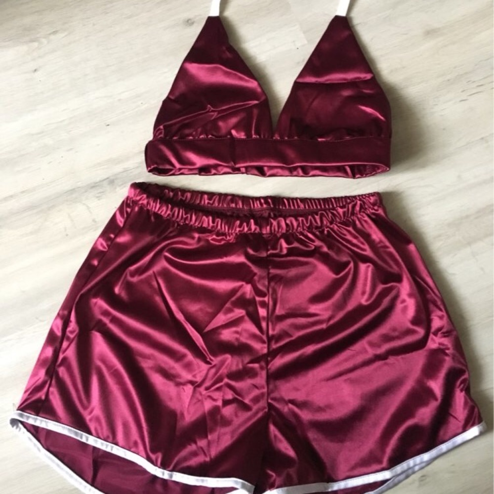 Satin 2 piece - Picture 2 of 2