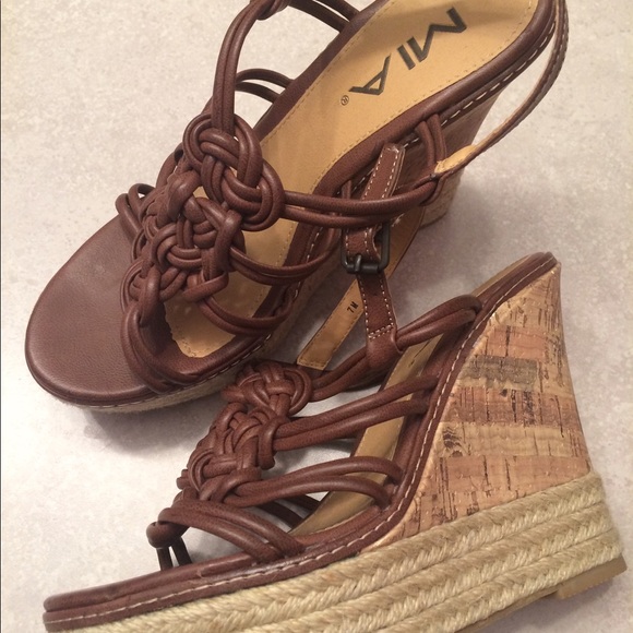MIA Strappy Brown Wedge sandals Sz 7M - Picture 2 of 7