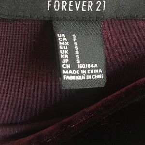Forever 21 Tops - Maroon Velvet Crop Top Forever 21 Tops - Maroon Velvet Crop Top