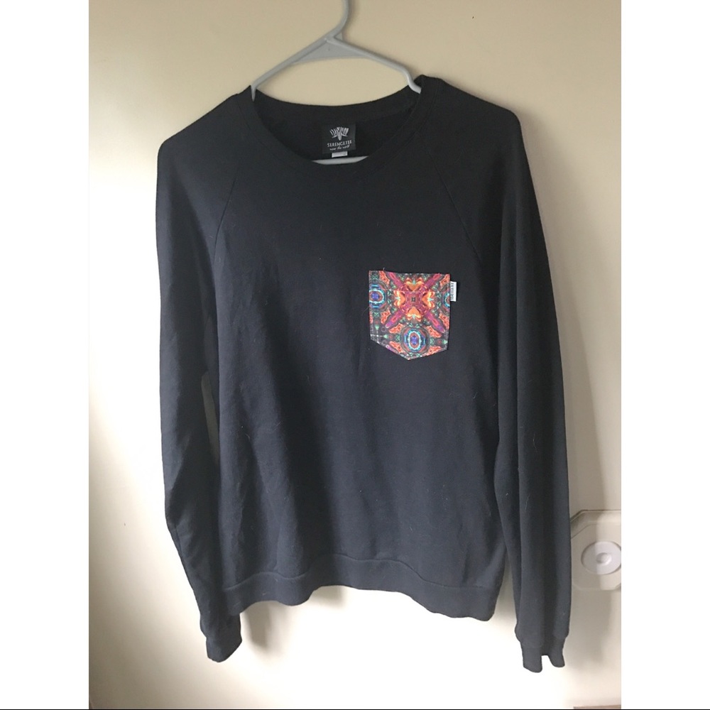 Serengetee Crew Neck Sweatshirt w/ Pocket Design