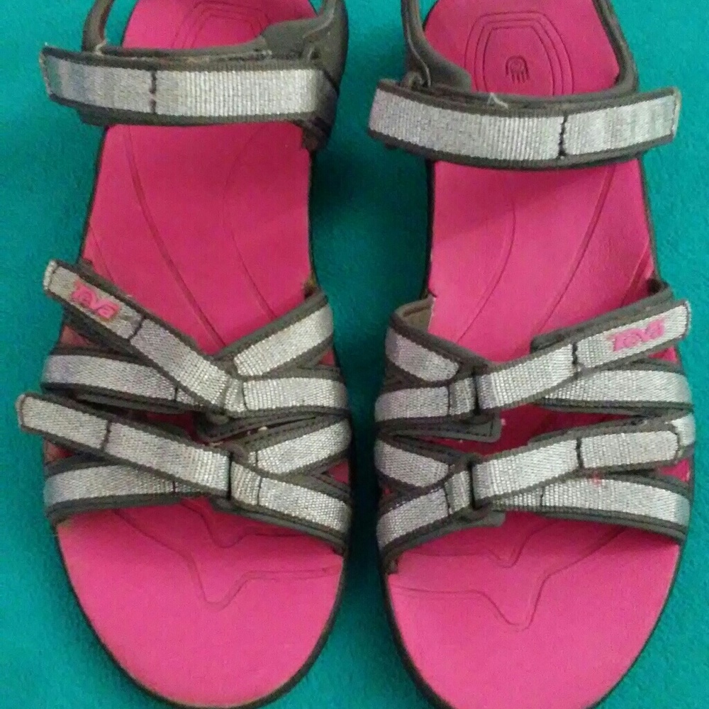 Pink and silver 8 1/2  teva