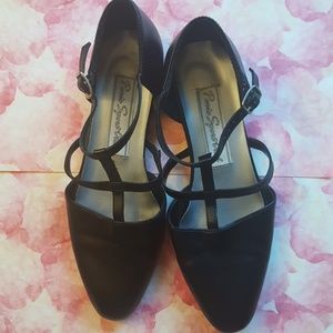 🎄FREE ITEM w/Purchase🎄Strappy Sandals