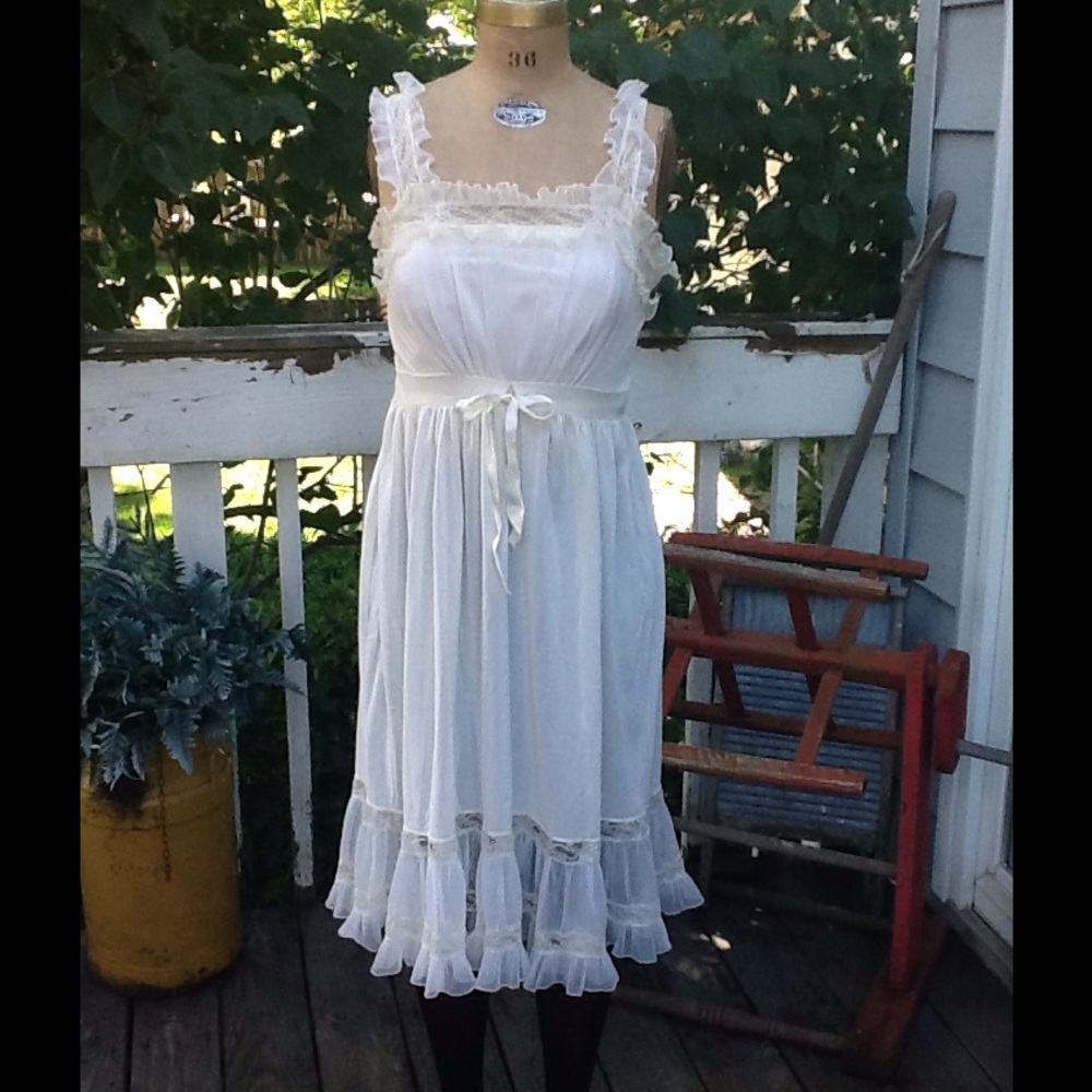 VTG 50s nylon nightgown/slip