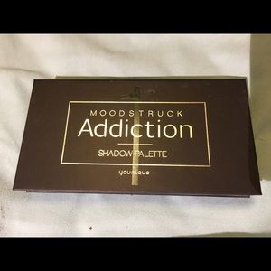 Younique Moodstruck Addiction 1 Palette