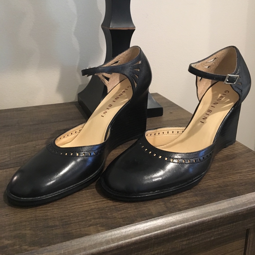 Gianni Bini Wedge