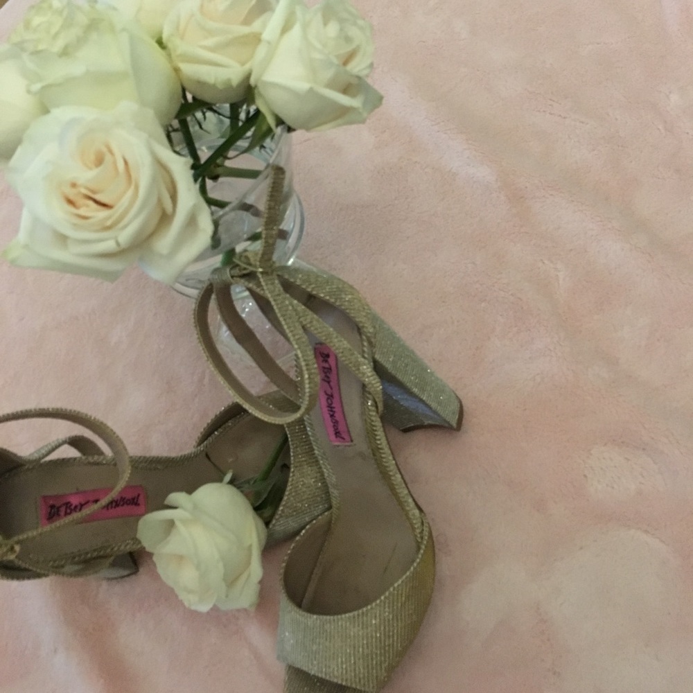 BetseyJohnson sparkly gold tone dress shoes