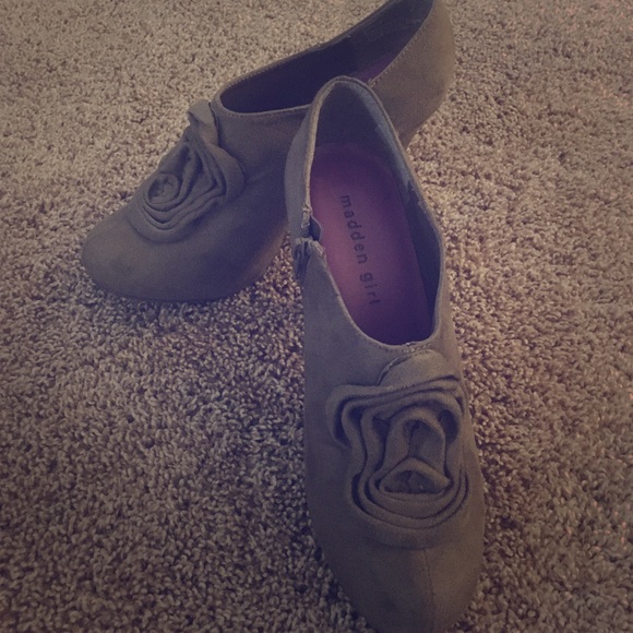 SOLD!! Madden Girl Heeled Booties - Picture 2 of 3