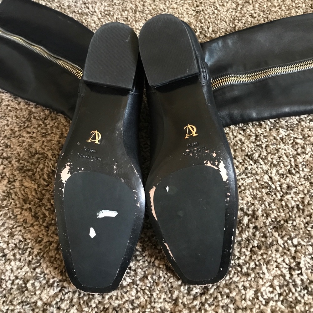 black boots - Picture 3 of 5