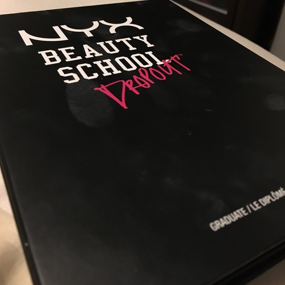 NYX Other - NYX Beauty School Dropout palette