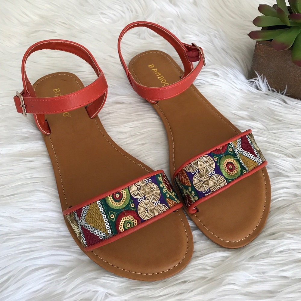 •Metallic Embroidered Sandals•