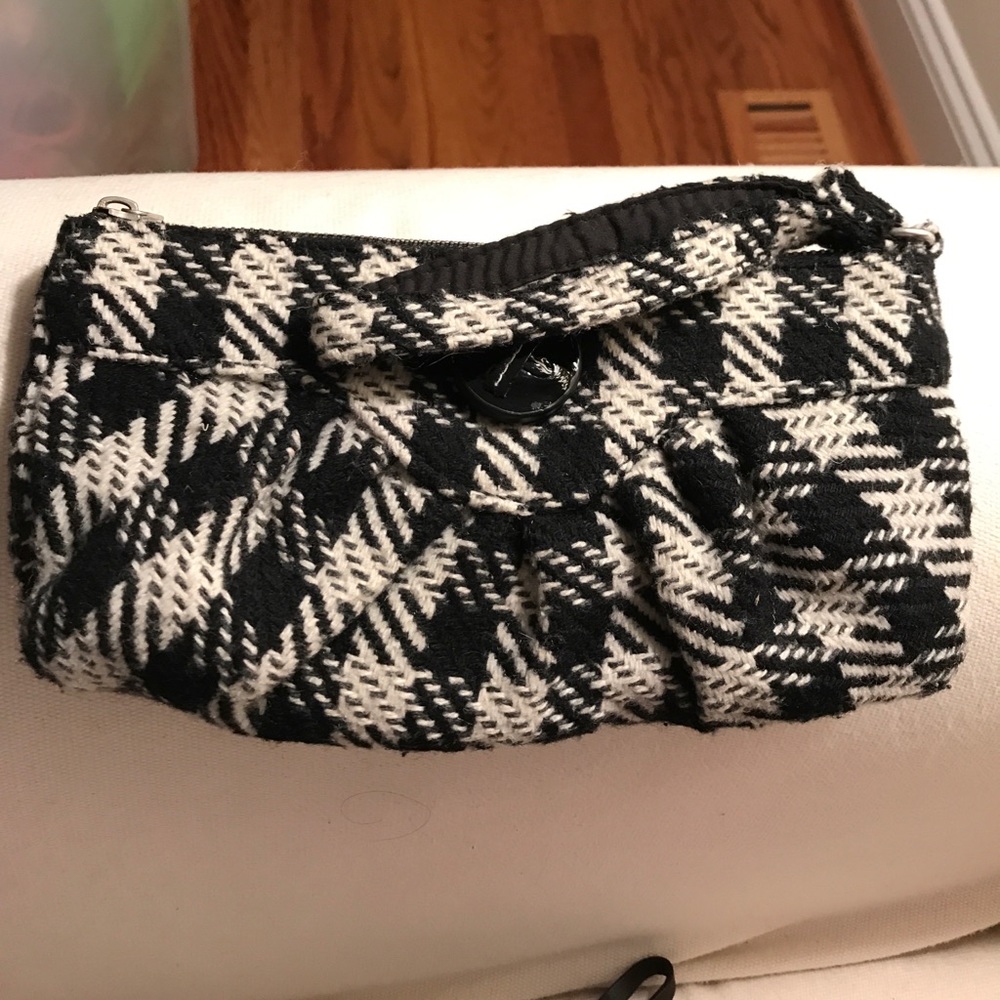 Cloth wristlet