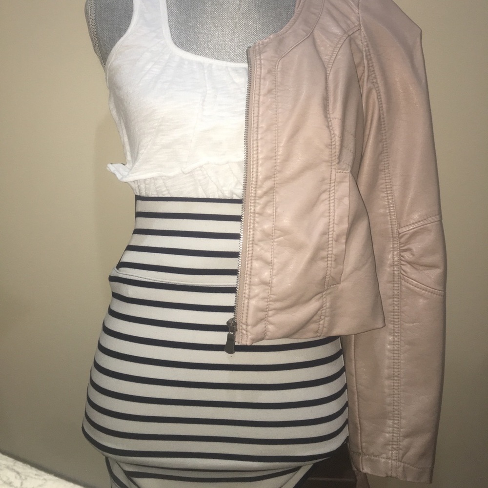 Striped navy mini skirt