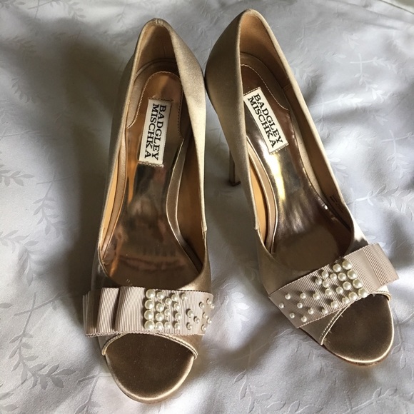 Badgley Mischka Owen Satin Pump Size 7 - Picture 4 of 7