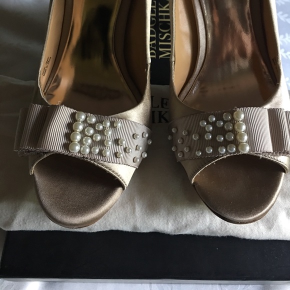Badgley Mischka Owen Satin Pump Size 7 - Picture 6 of 7