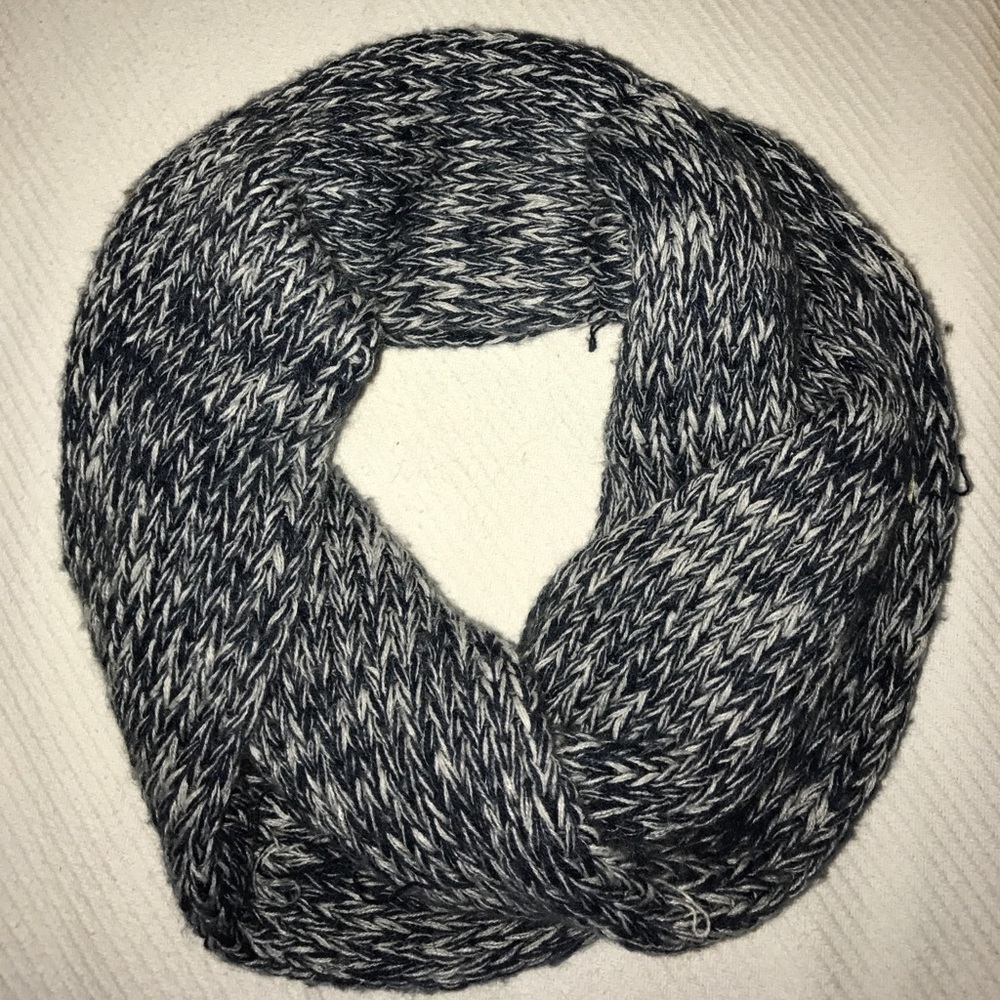 American eagle circle scarf